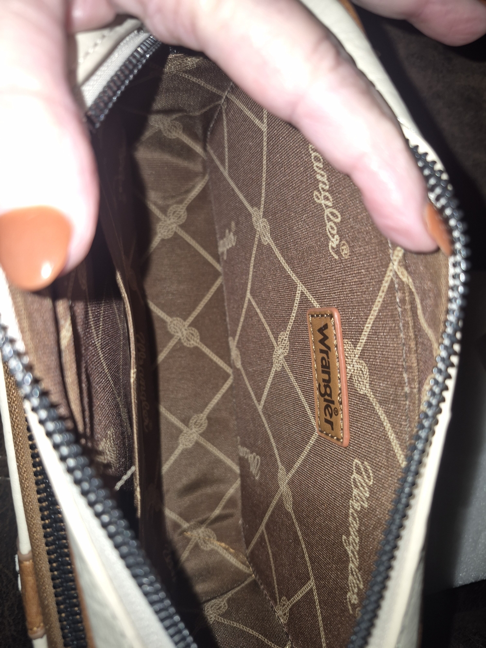 Wrangler Two-Tone Brown & Cream Crossbody Bag - Picture 6 of 8